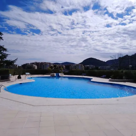 Exclusif ! Grand Studio Dans Avec Piscine Mandelieu